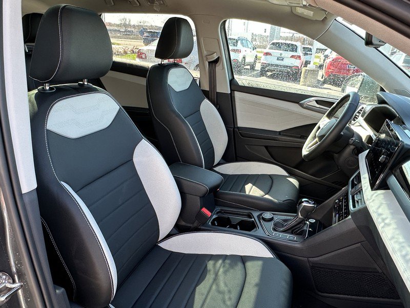 New 2025 Volkswagen Taos SEL image 15