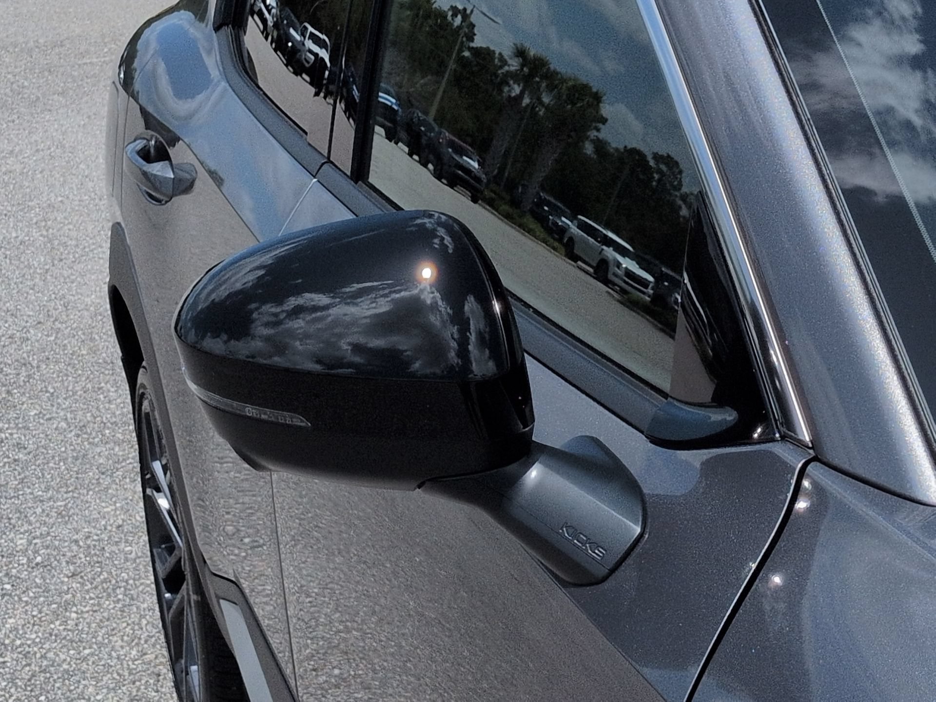 New 2026 Nissan Kicks SR FWD image 13