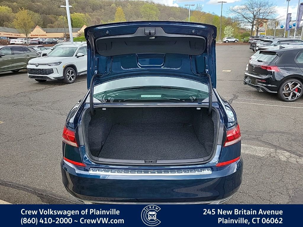 Certified 2022 Volkswagen Passat 2.0T SE FWD image 52