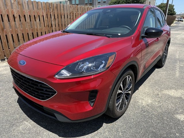 Used 2022 Ford Escape SE w/ SE Sport Appearance Package