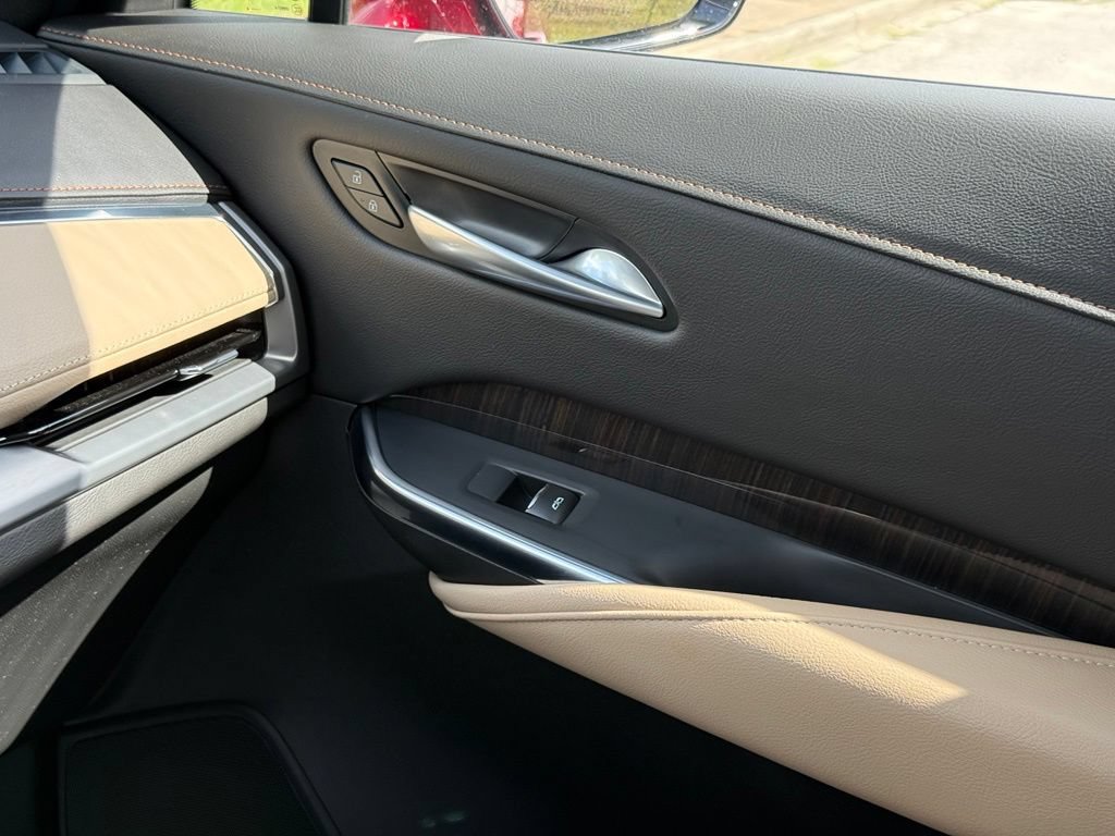 Certified 2024 Cadillac XT4 Premium Luxury w/ Technology Package FWD image 37