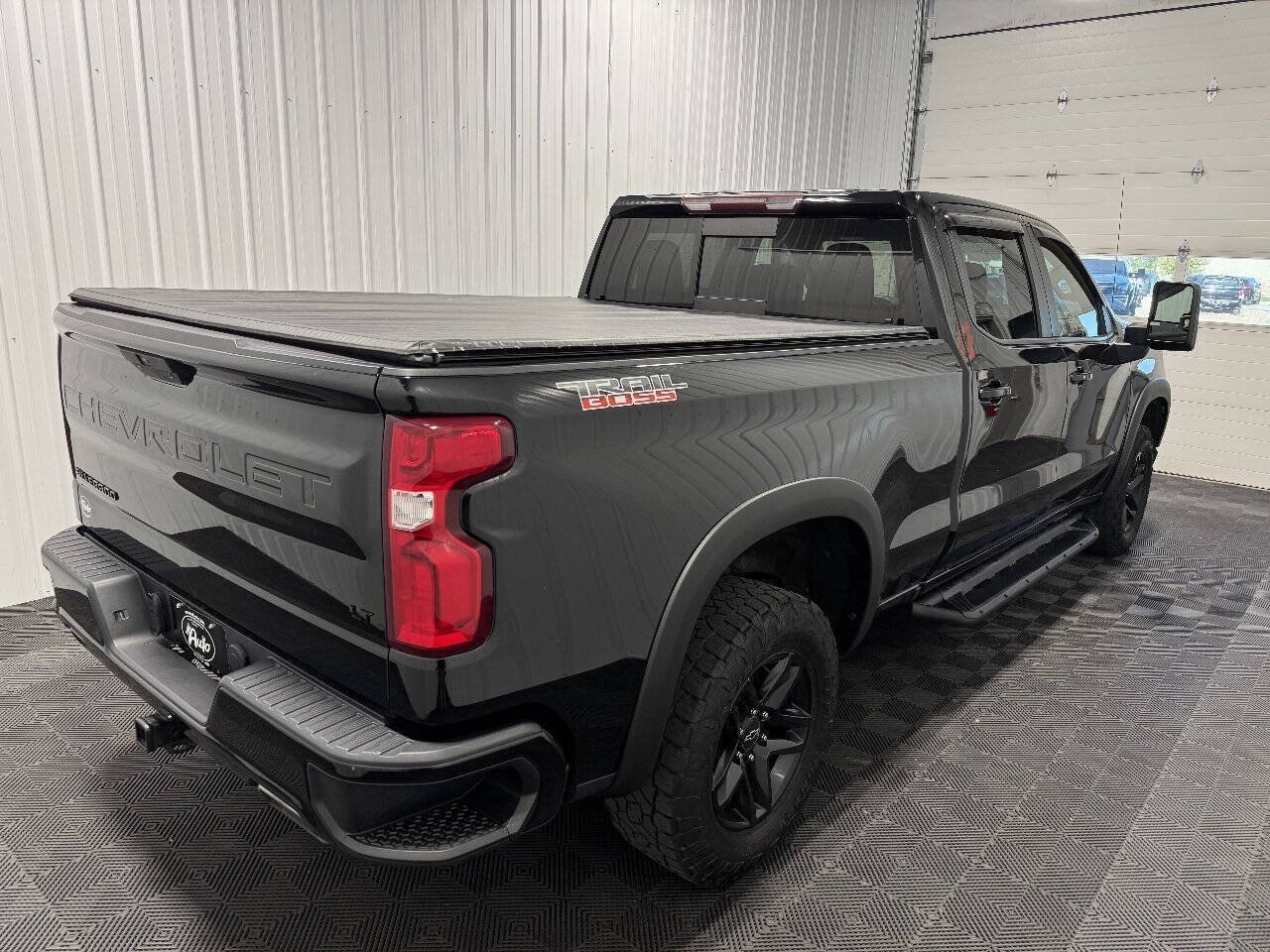 Used 2020 Chevrolet Silverado 1500 LT Trail Boss AWD/4WD image 3