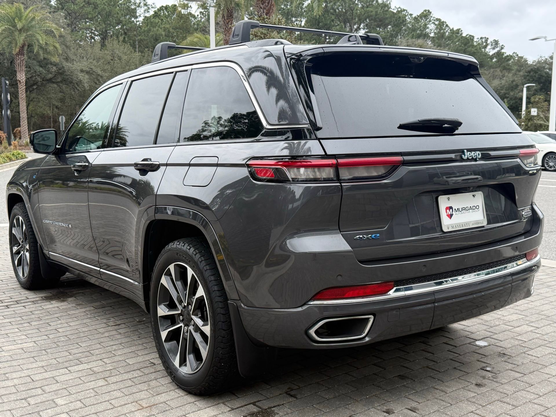 Used 2022 Jeep Grand Cherokee Overland w/ Advanced Protech Group III image 10