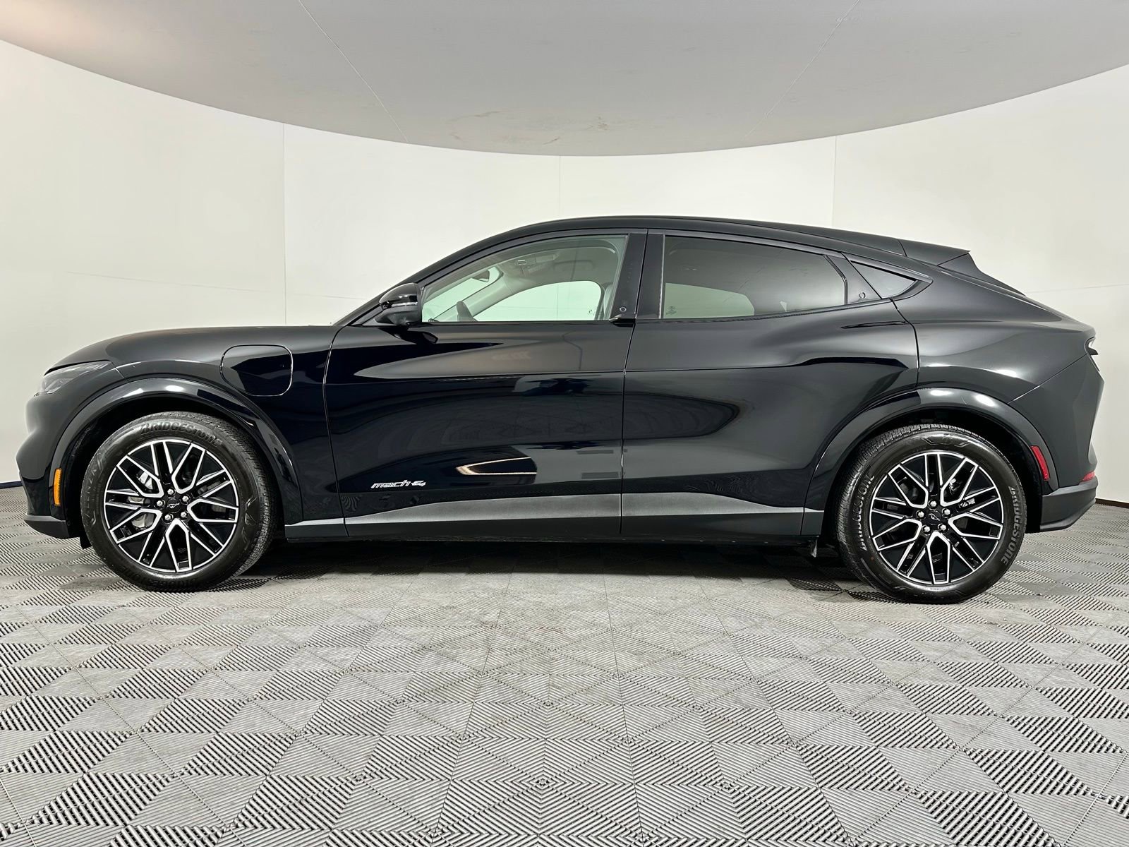 Used 2025 Ford Mustang Mach-E Premium image 18