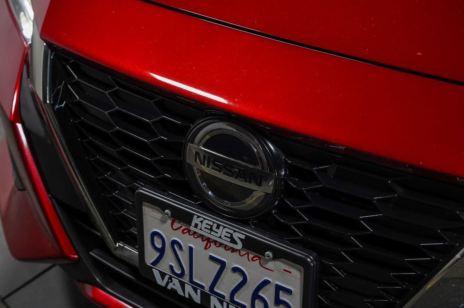 Used 2023 Nissan Sentra SR w/ SR Premium Package FWD image 8