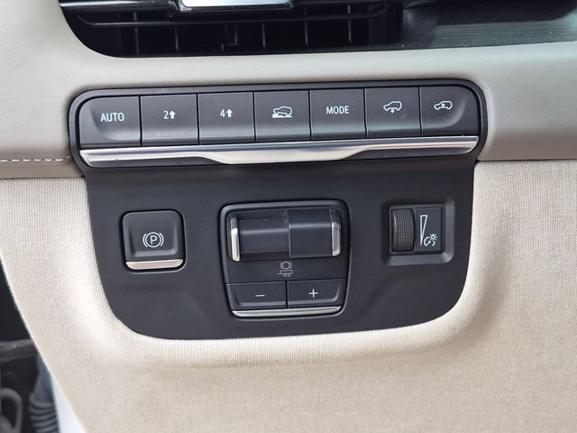 Certified 2021 Cadillac Escalade Premium Luxury Platinum AWD/4WD image 17