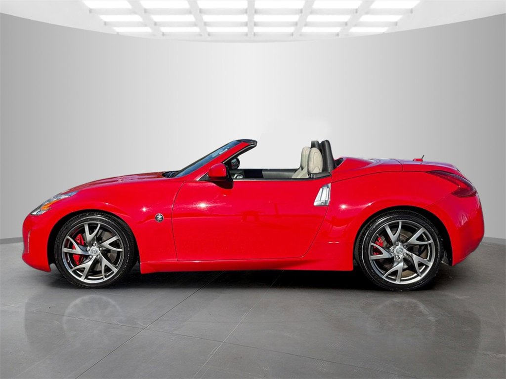 Used 2017 Nissan 370Z Touring Sport image 4