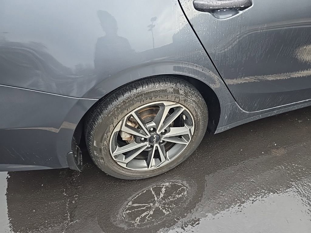 Used 2022 Kia Forte LXS w/ LXS Technology Package image 8