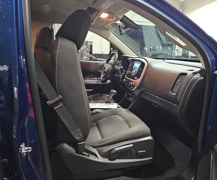 Used 2019 Chevrolet Colorado LT w/ LT Convenience Package AWD/4WD image 10
