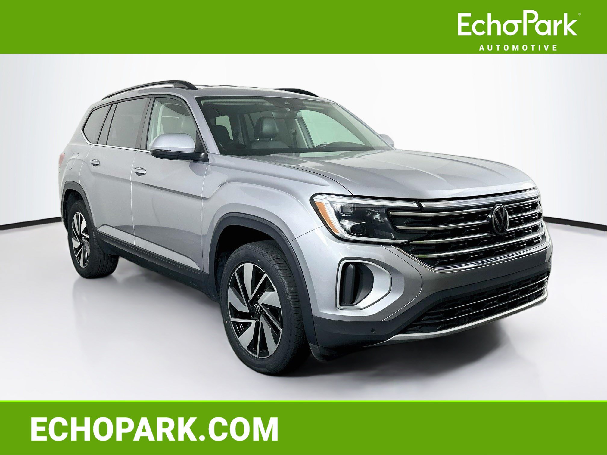 Used 2025 Volkswagen Atlas SE FWD image 1