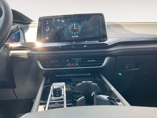 New 2025 Volkswagen Atlas SEL image 12