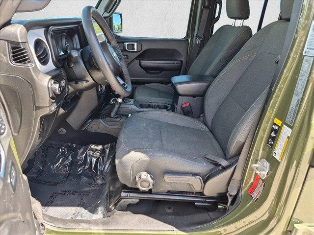 Used 2024 Jeep Wrangler Unlimited w/ LED Headlamp & Fog Lamp Group AWD/4WD image 15