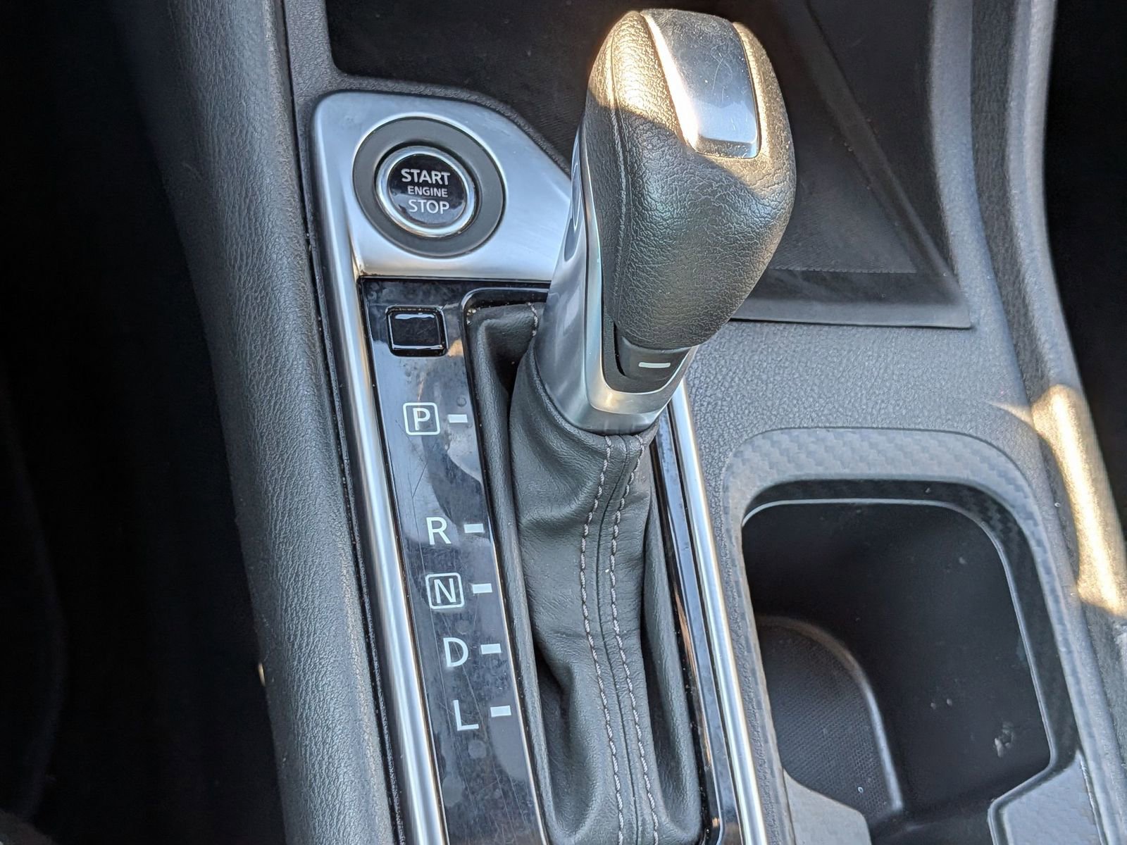 Used 2024 Nissan Sentra SV FWD image 25