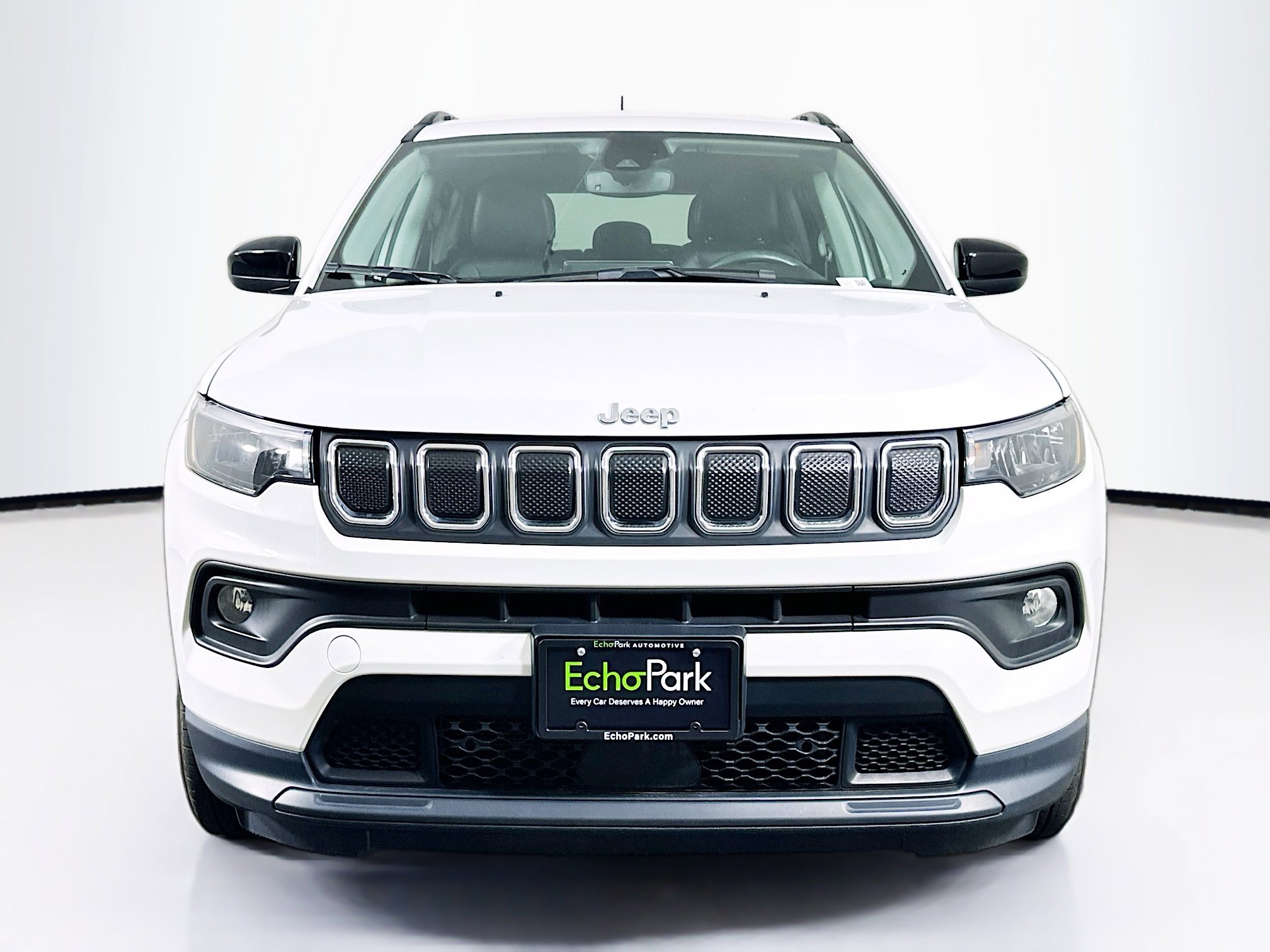 Used 2022 Jeep Compass Latitude w/ Convenience Group AWD/4WD image 2