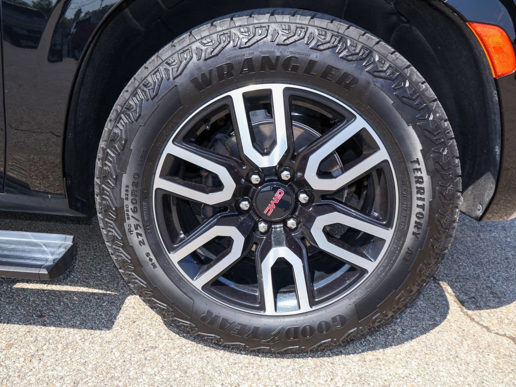 Used 2023 GMC Yukon XL AT4 w/ AT4 Premium Plus Package AWD/4WD image 37