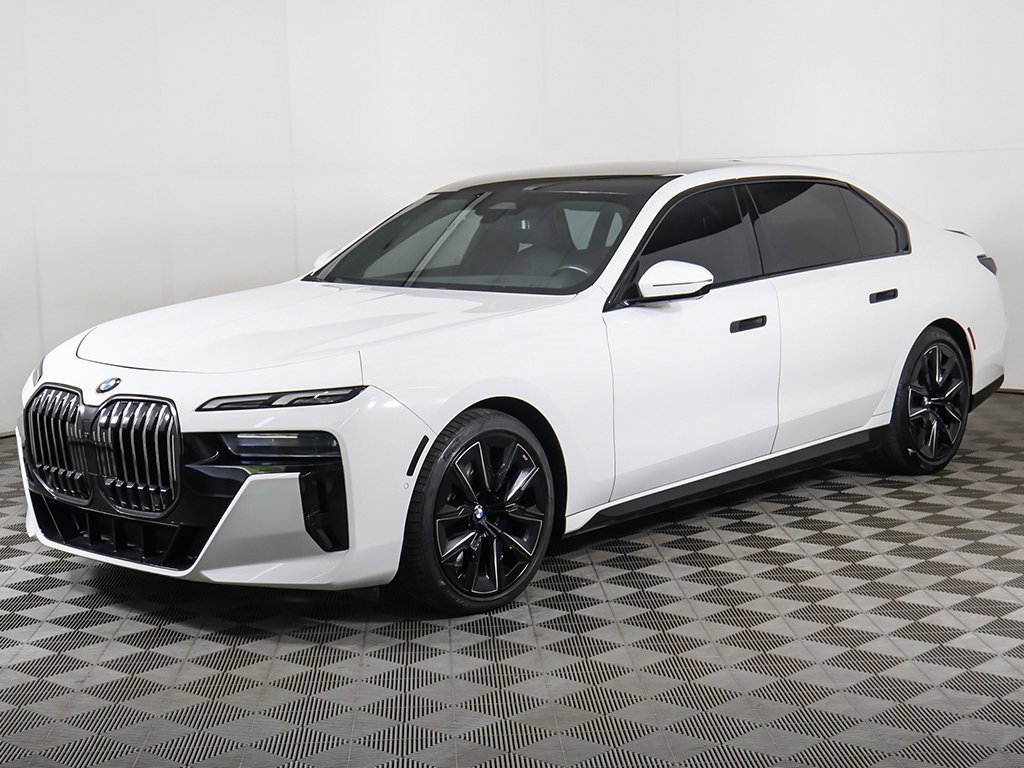Used 2023 BMW 760i xDrive w/ Parking Assistance Package image 11