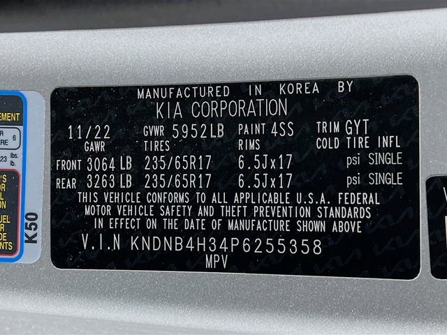 Used 2023 Kia Carnival LX image 11