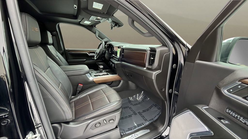 Used 2024 Chevrolet Silverado 1500 High Country w/ Technology Package image 10