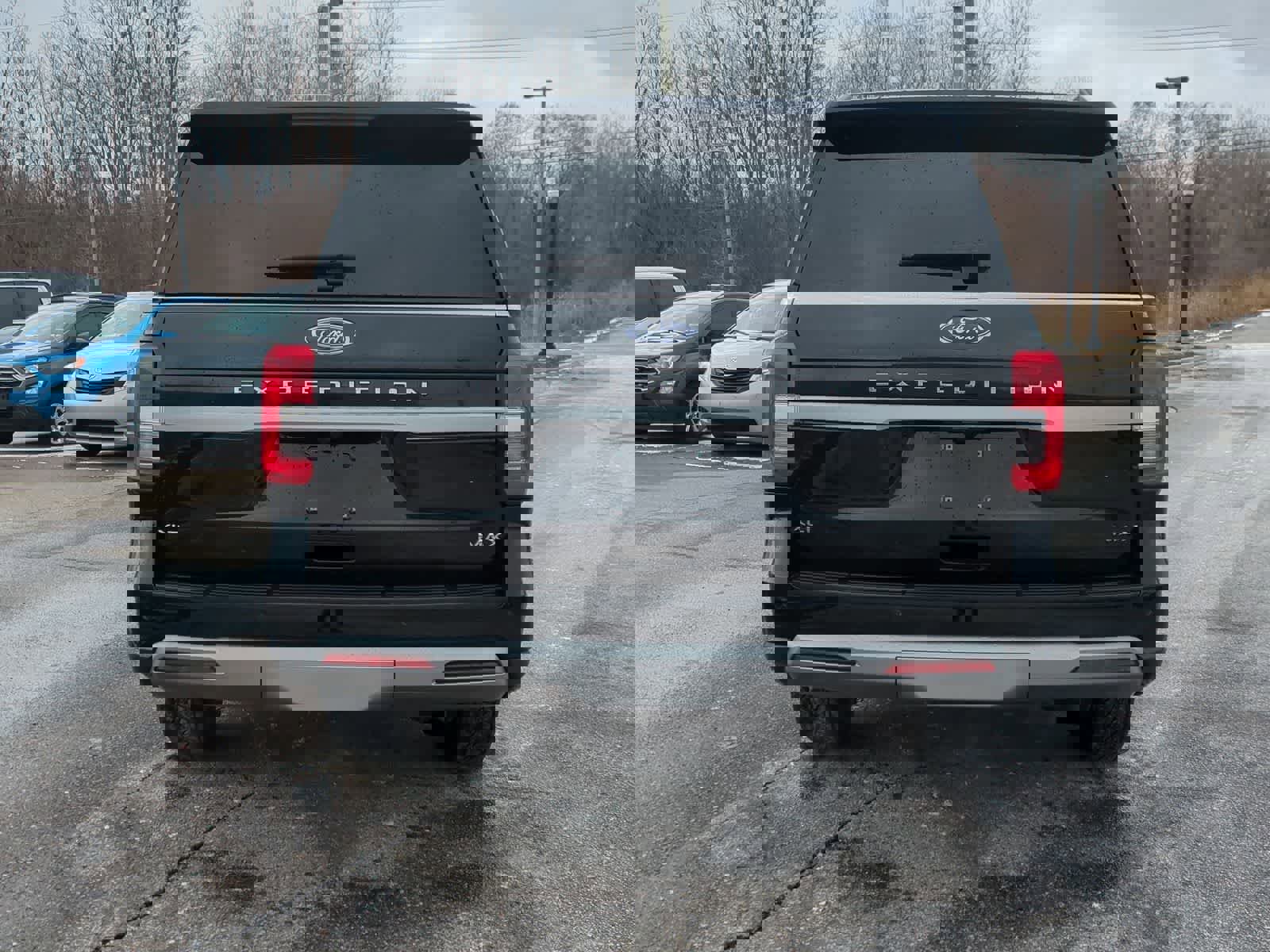 Used 2023 Ford Expedition Max XLT image 7