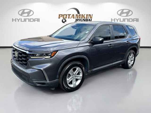 Used 2023 Honda Pilot LX image 1