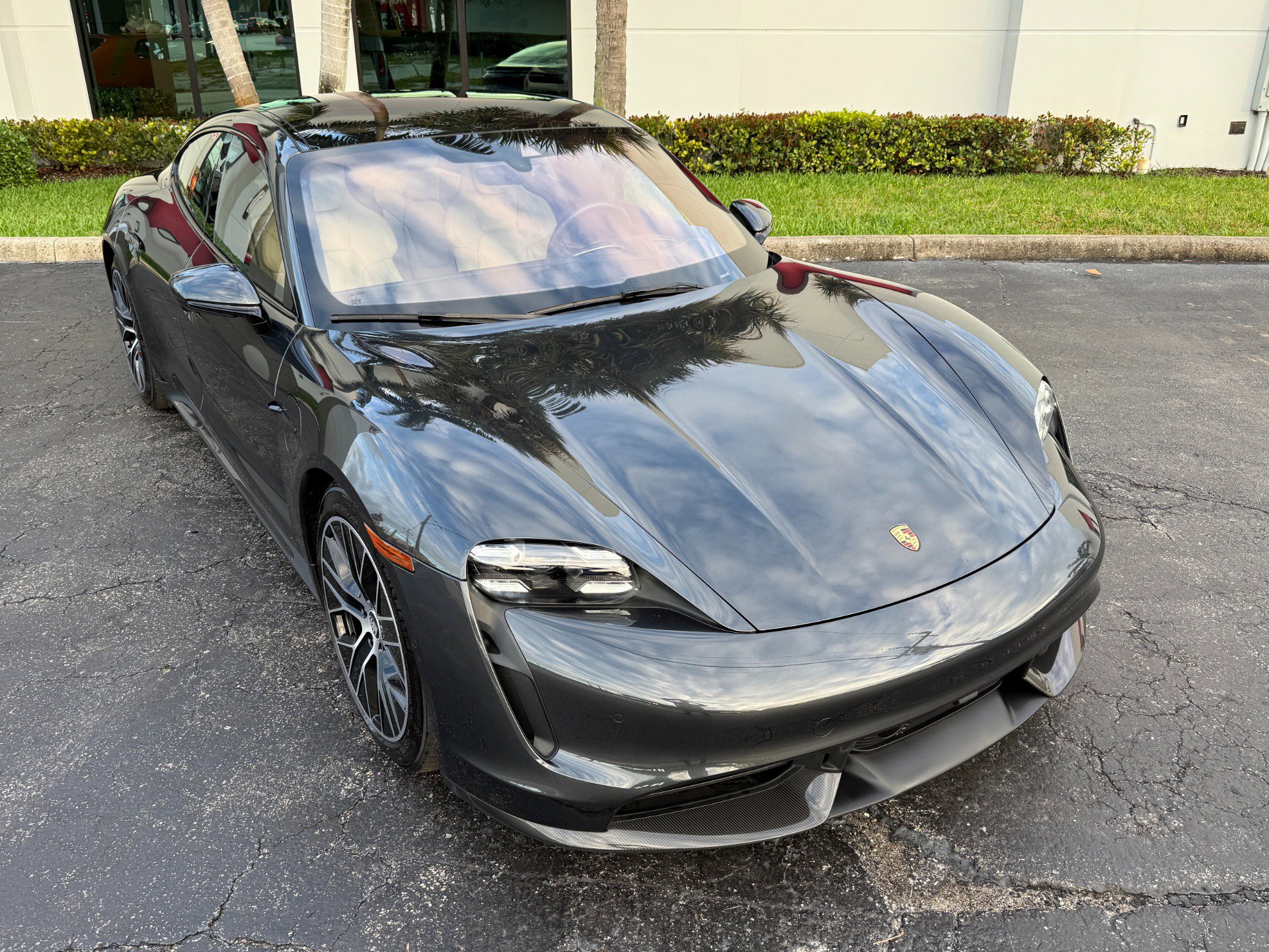 Used 2020 Porsche Taycan Turbo S image 4