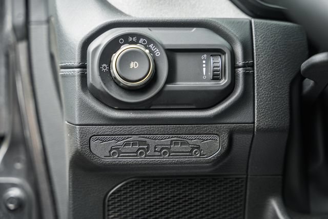 Used 2025 Jeep Wrangler Unlimited Sahara AWD/4WD image 46