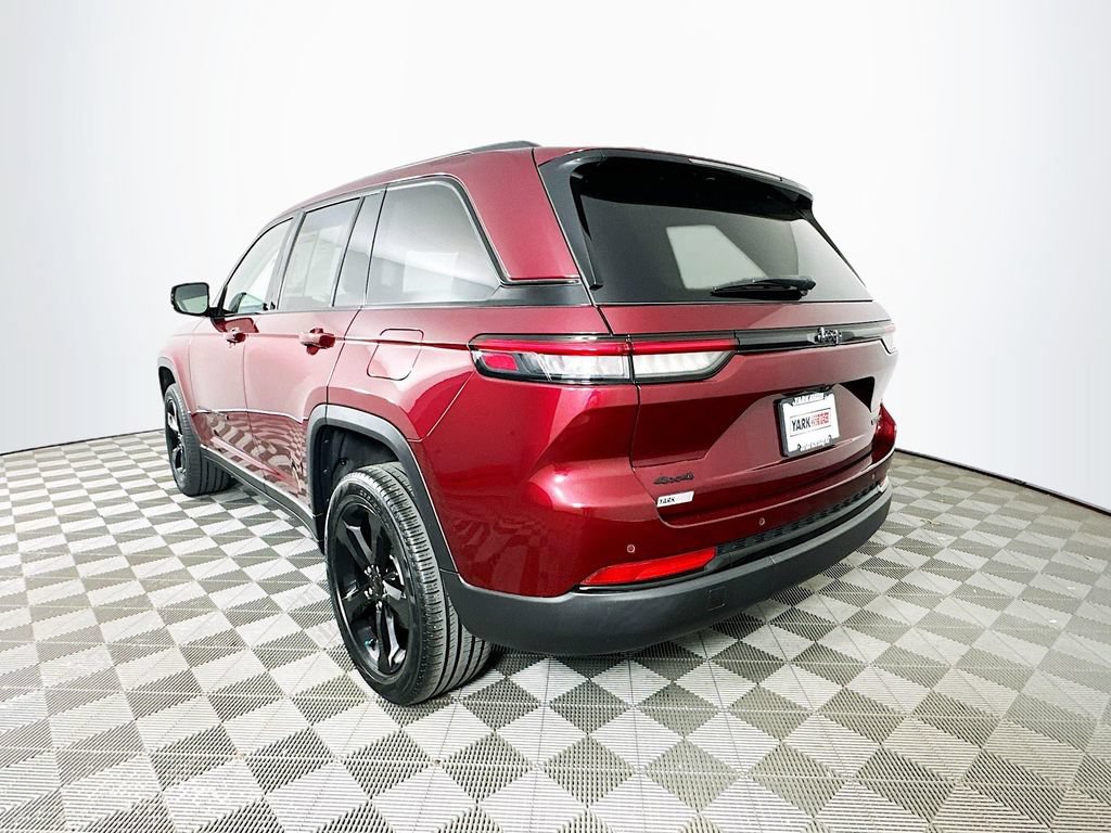 Certified 2023 Jeep Grand Cherokee Limited w/ Black Appearance Package AWD/4WD image 8