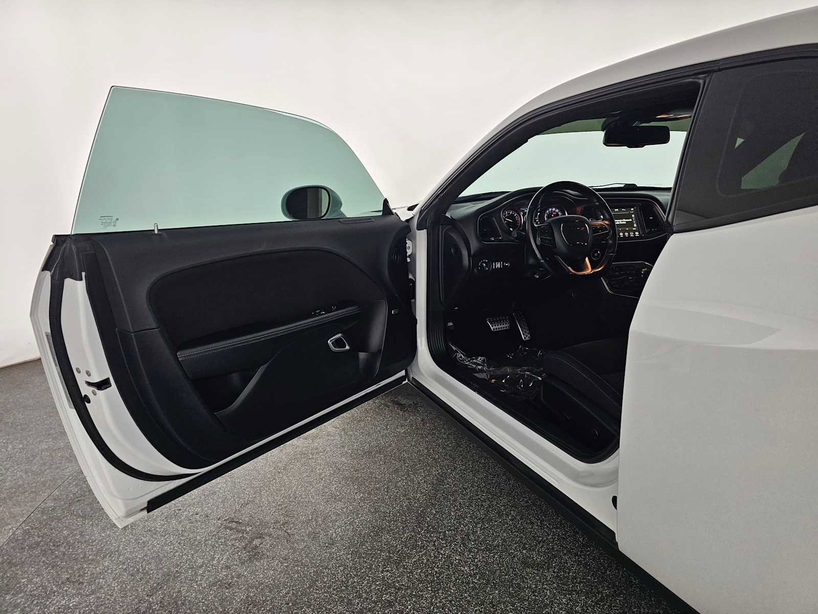 Used 2020 Dodge Challenger R/T Scat Pack w/ Dynamics Package image 16