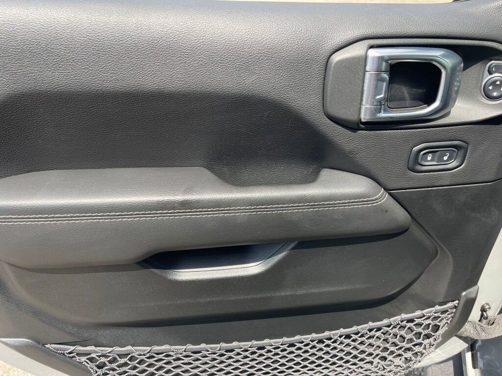 Used 2021 Jeep Wrangler Unlimited Rubicon 4xe w/ Steel Bumper Group AWD/4WD image 7