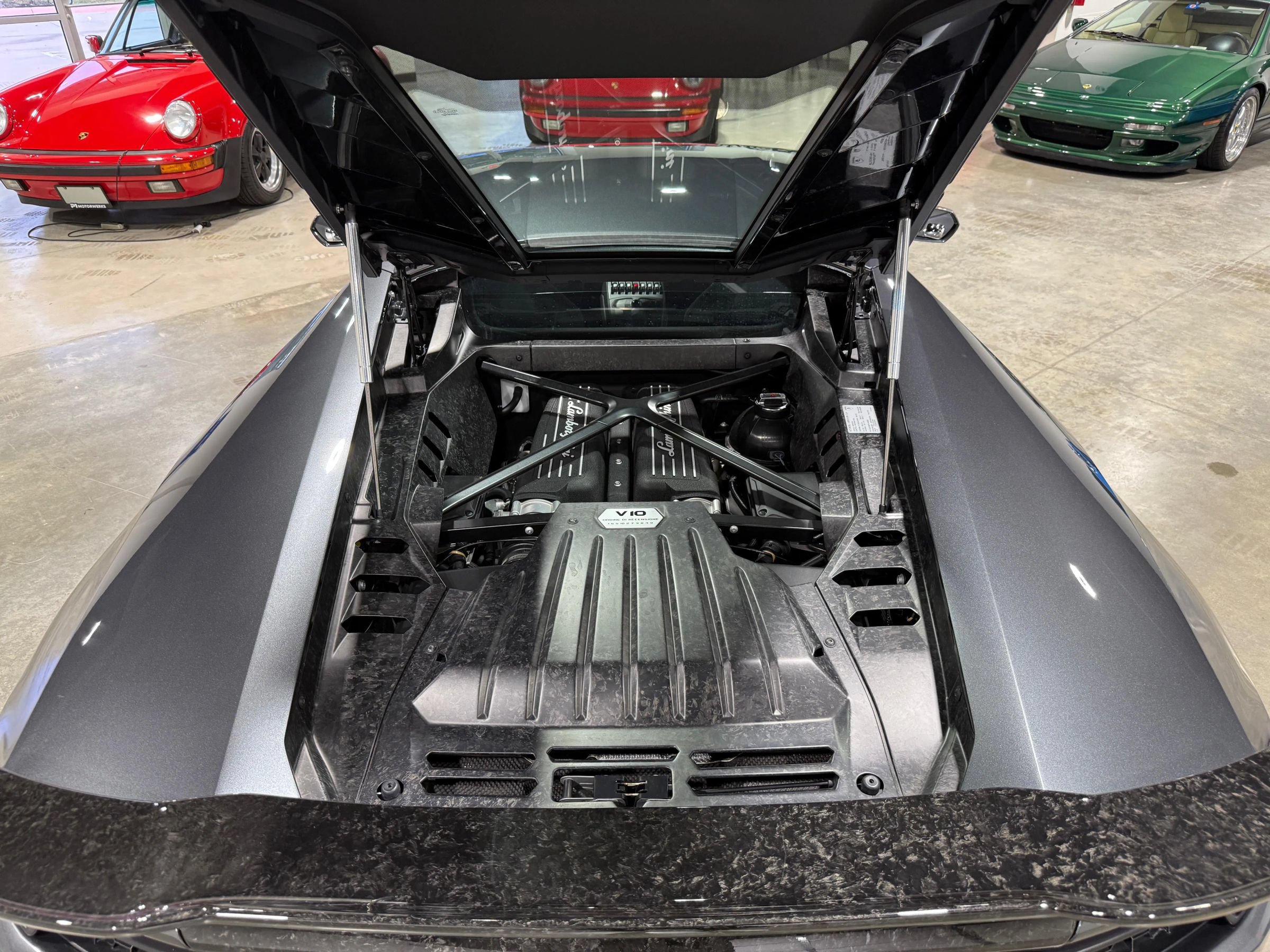 Used 2016 Lamborghini Huracan LP 610-4 AWD/4WD image 47