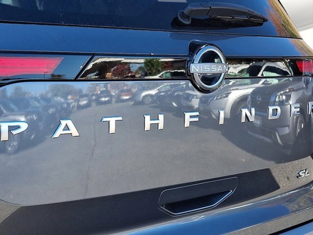 New 2025 Nissan Pathfinder SL image 5