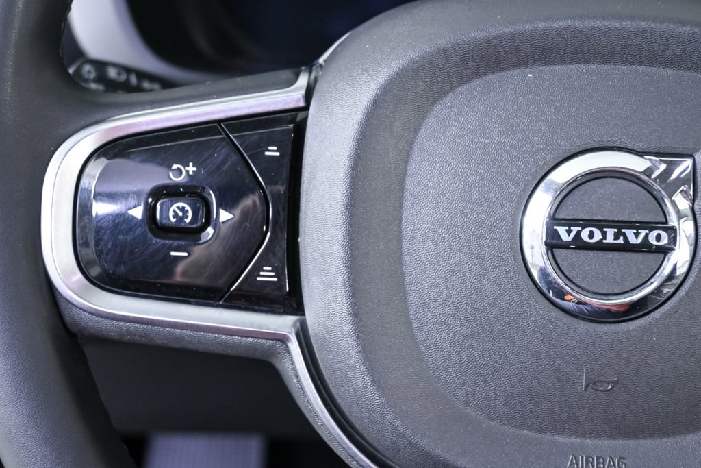 Certified 2023 Volvo XC60 B5 Ultimate image 12