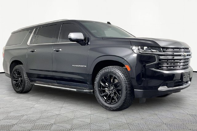 Used 2023 Chevrolet Suburban Premier RWD image 3