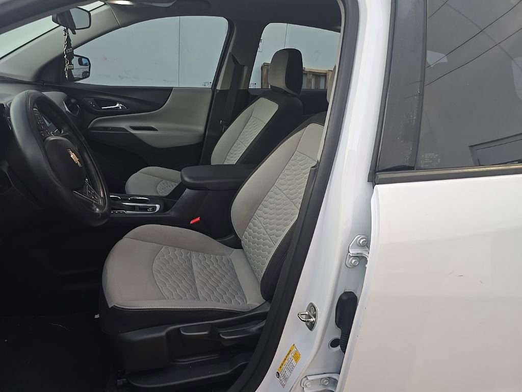 Used 2018 Chevrolet Equinox LS image 16