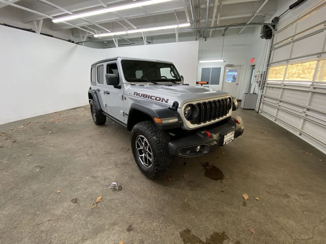 Used 2024 Jeep Wrangler Unlimited Rubicon AWD/4WD image 8