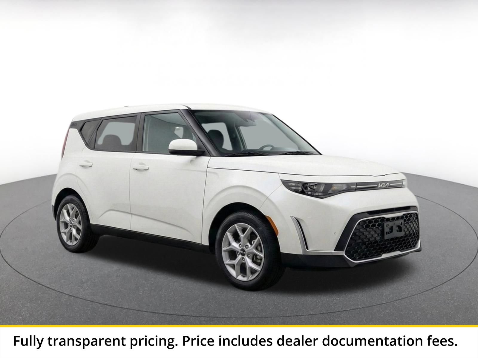 Used 2025 Kia Soul LX w/ LX Technology Package FWD image 1