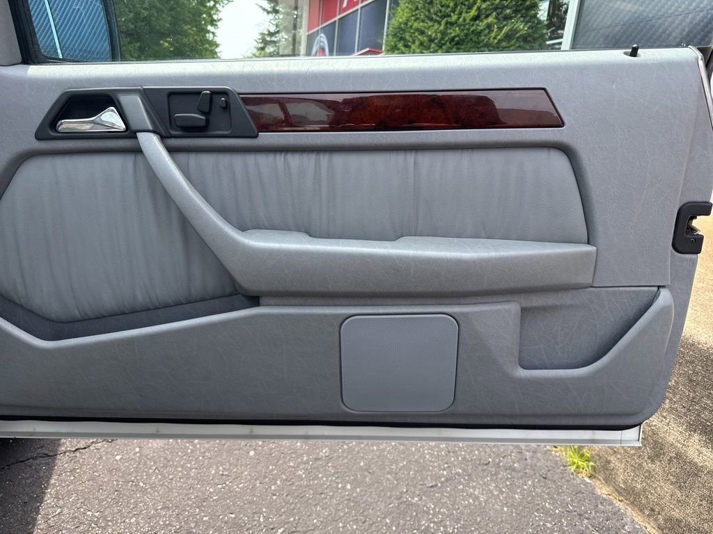 Used 1995 Mercedes-Benz E 320 Convertible image 49