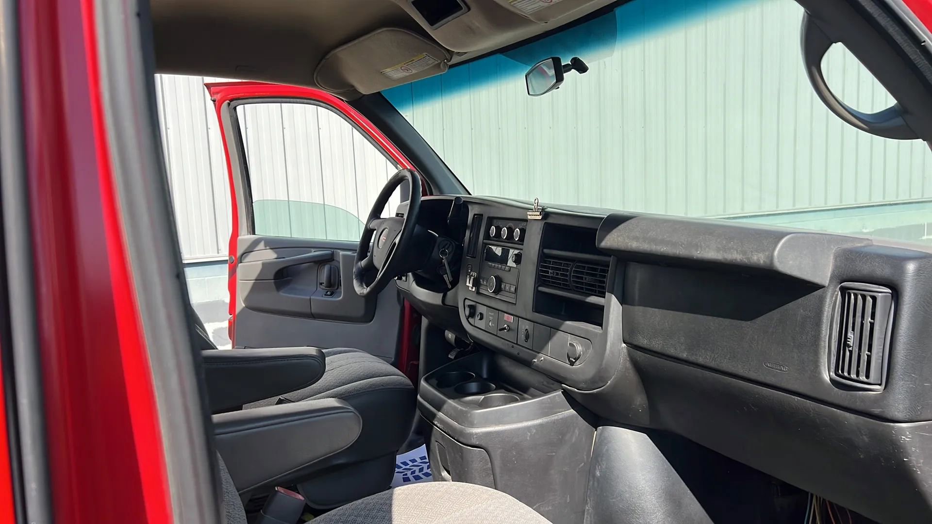 Used 2014 GMC Savana 2500 image 18