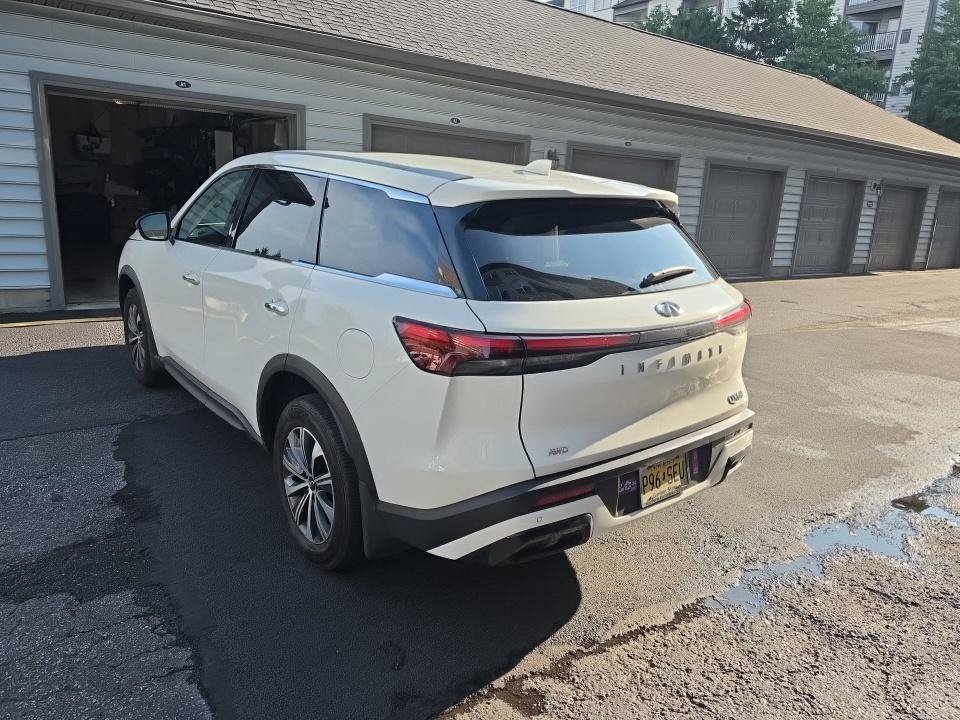 Used 2023 INFINITI QX60 Pure AWD/4WD image 4