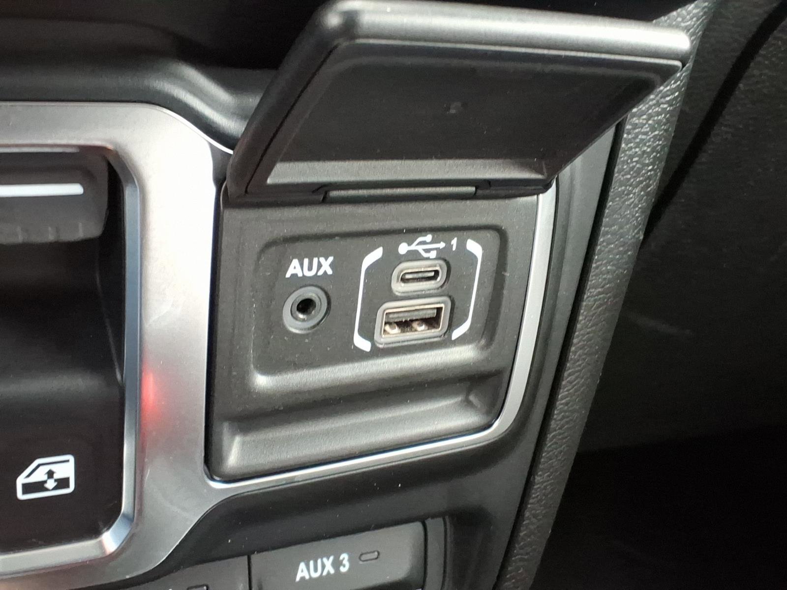 Used 2022 Jeep Wrangler Willys image 17