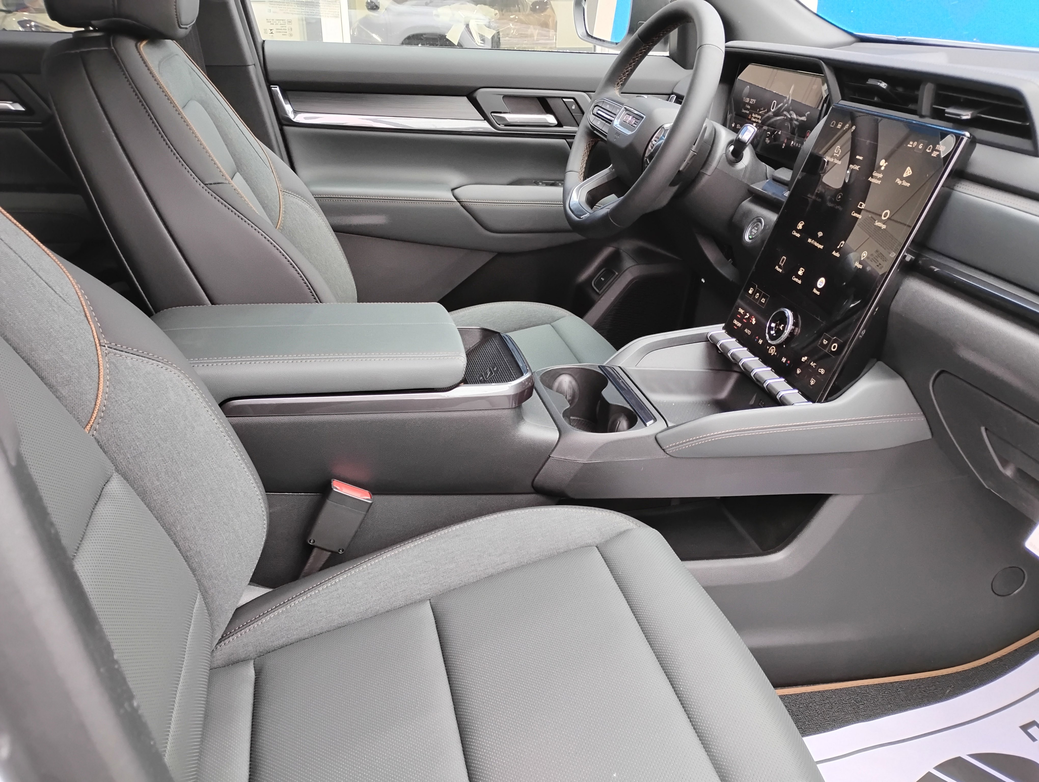 New 2026 GMC Terrain AT4 w/ LPO, Black Badging Package image 12