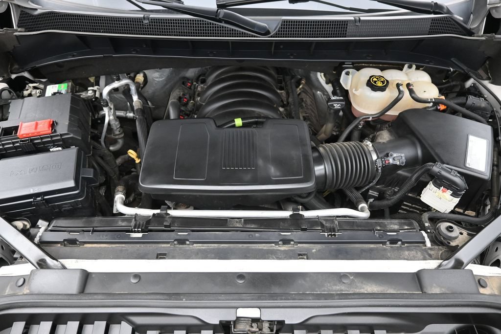 Used 2019 Chevrolet Silverado 1500 High Country w/ Technology Package AWD/4WD image 8