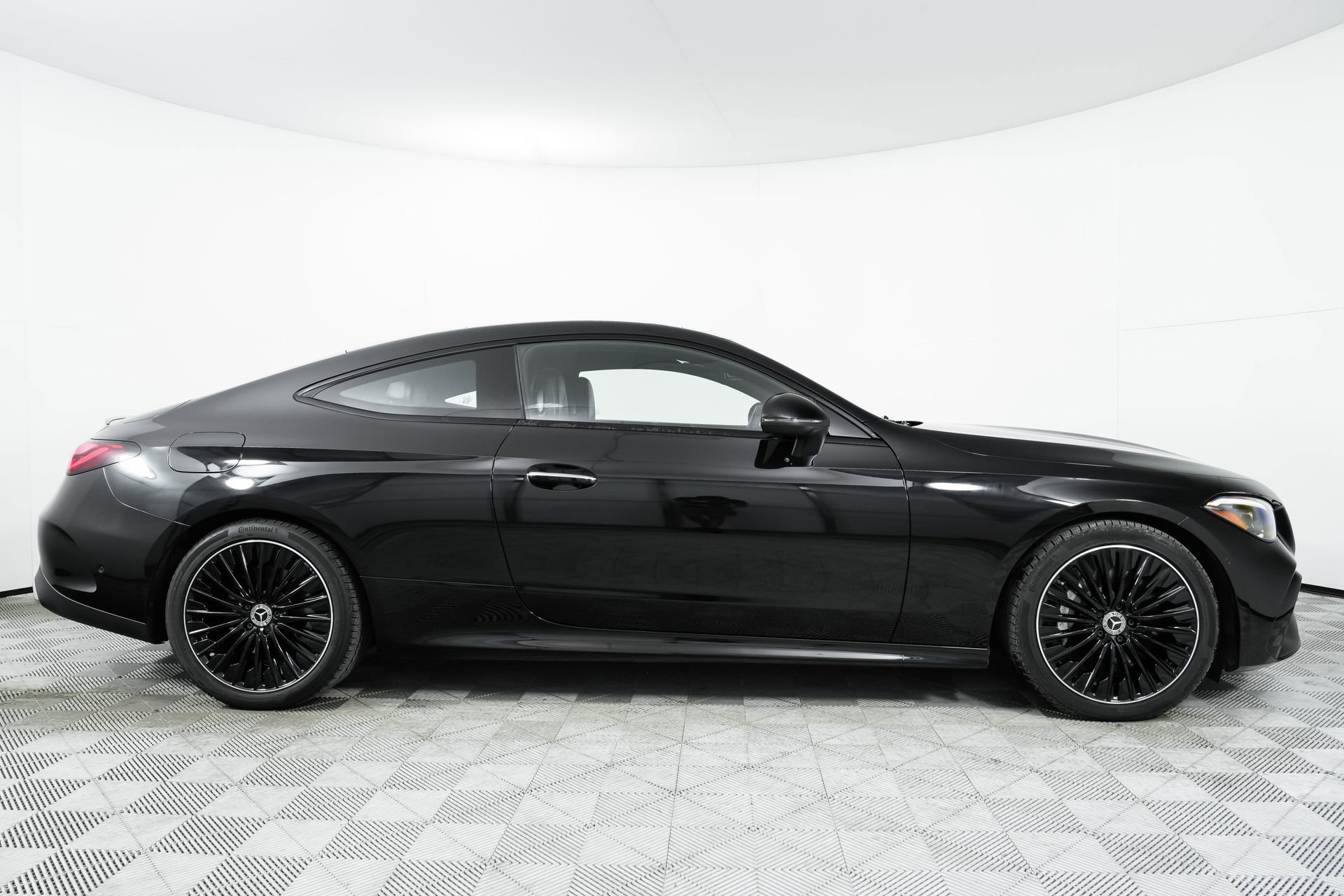 Used 2025 Mercedes-Benz CLE 450 4MATIC Coupe image 8