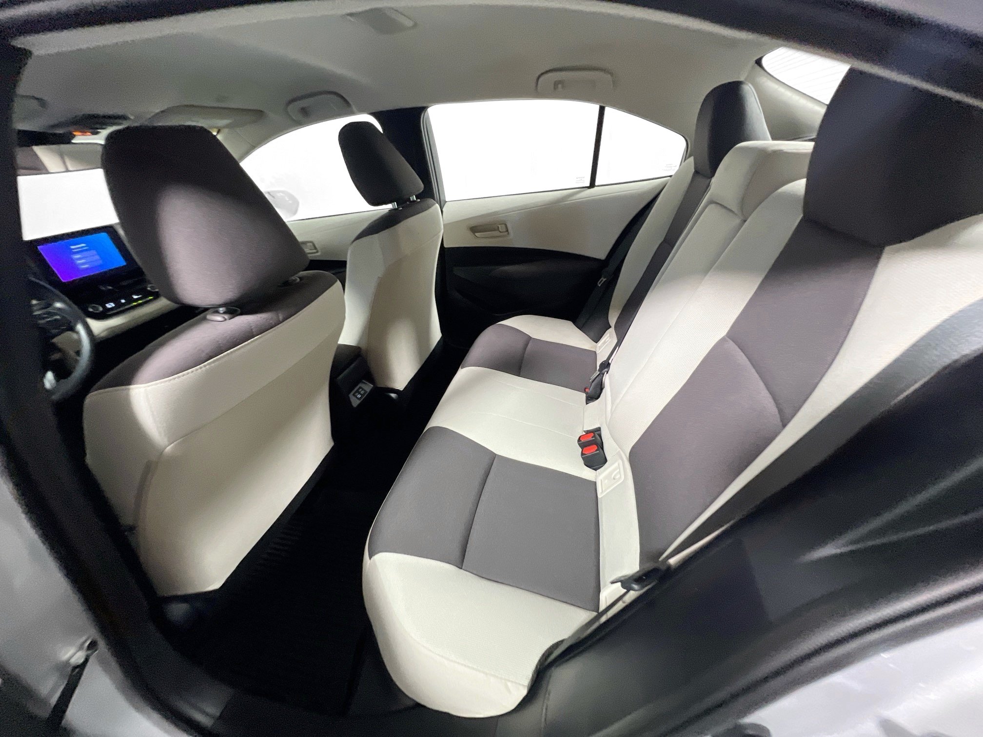 Used 2026 Toyota Corolla LE FWD image 27