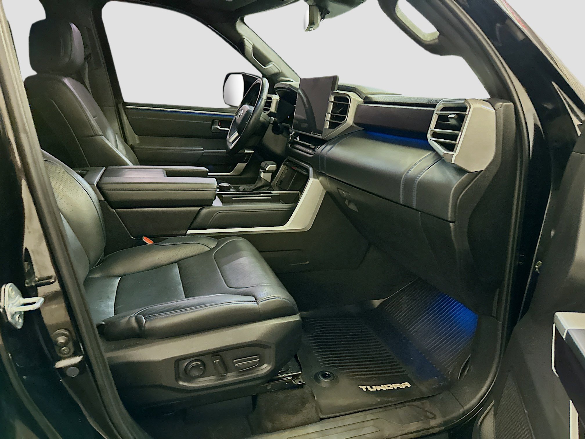 Used 2022 Toyota Tundra Platinum w/ Advanced Package AWD/4WD image 33