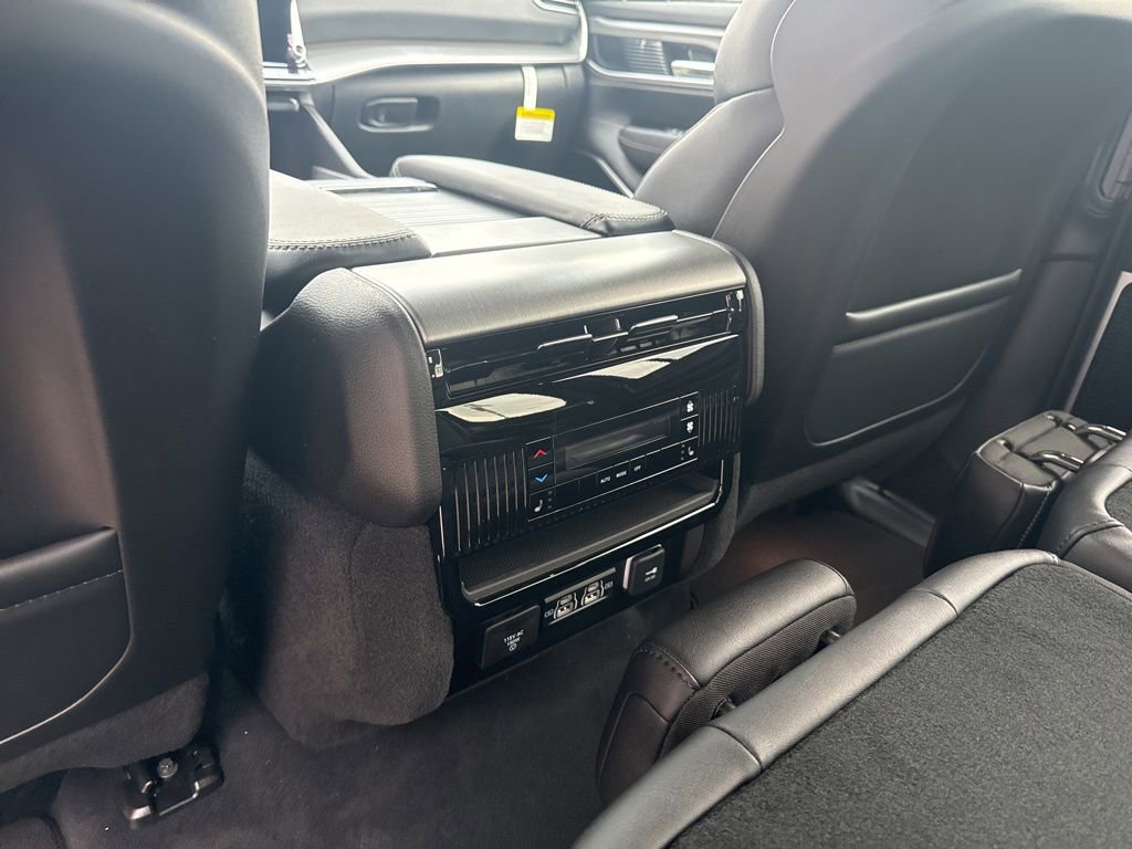 New 2026 Jeep Grand Wagoneer Limited AWD/4WD image 15