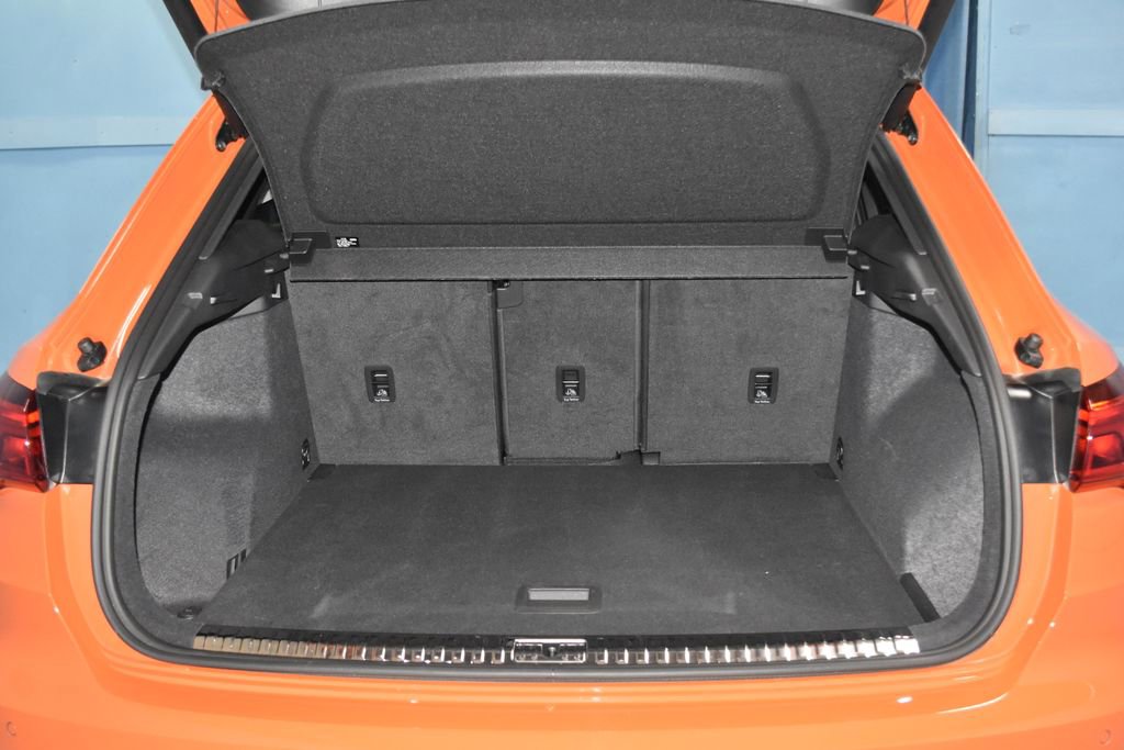 Certified 2025 Audi Q3 2.0T Premium Plus w/ Premium Plus Package image 33