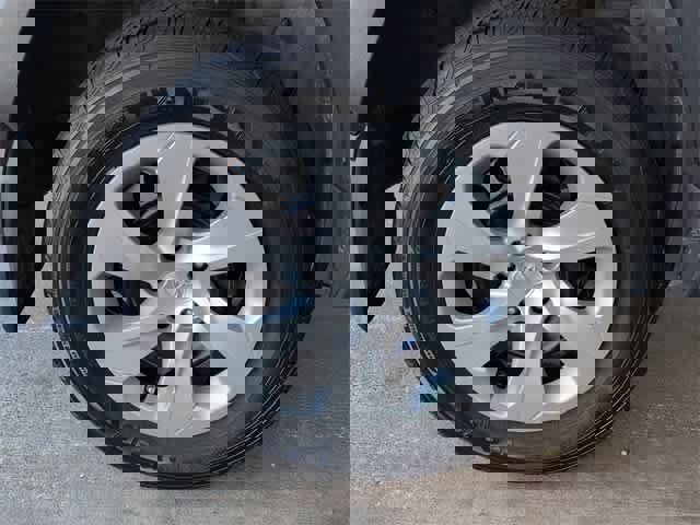 Used 2023 Toyota RAV4 LE image 14