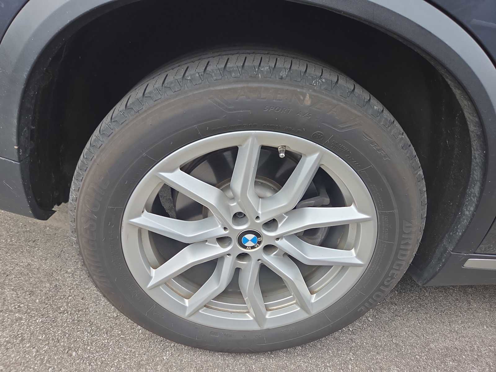Used 2019 BMW X5 xDrive40i w/ Convenience Package AWD/4WD image 4