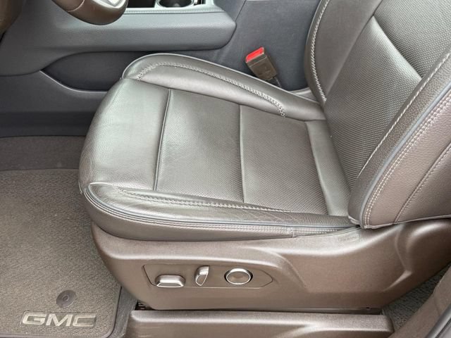Used 2024 GMC Yukon XL Denali RWD image 30